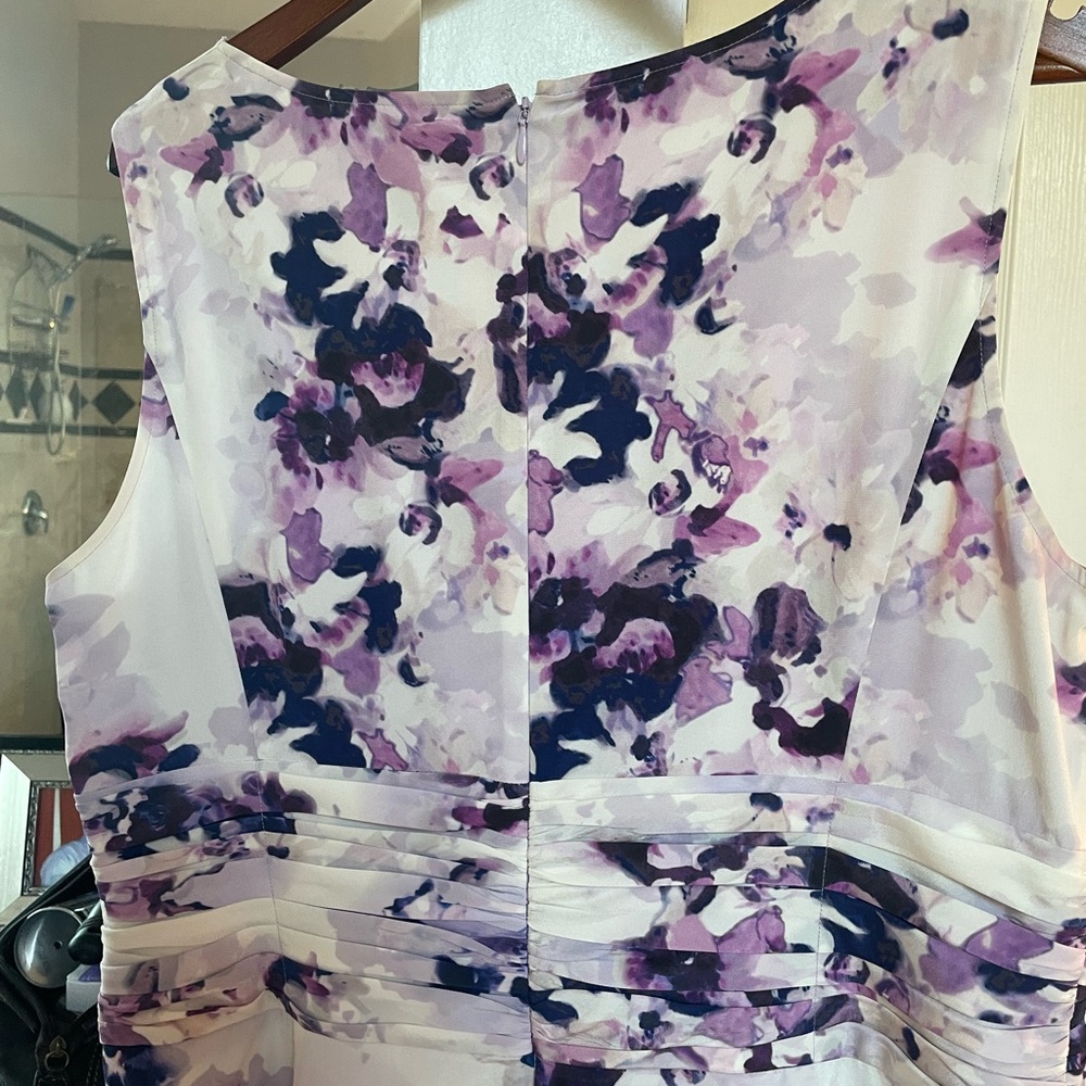 Gorgeous St John Silk Crepe Dress - Picture 2 of 4